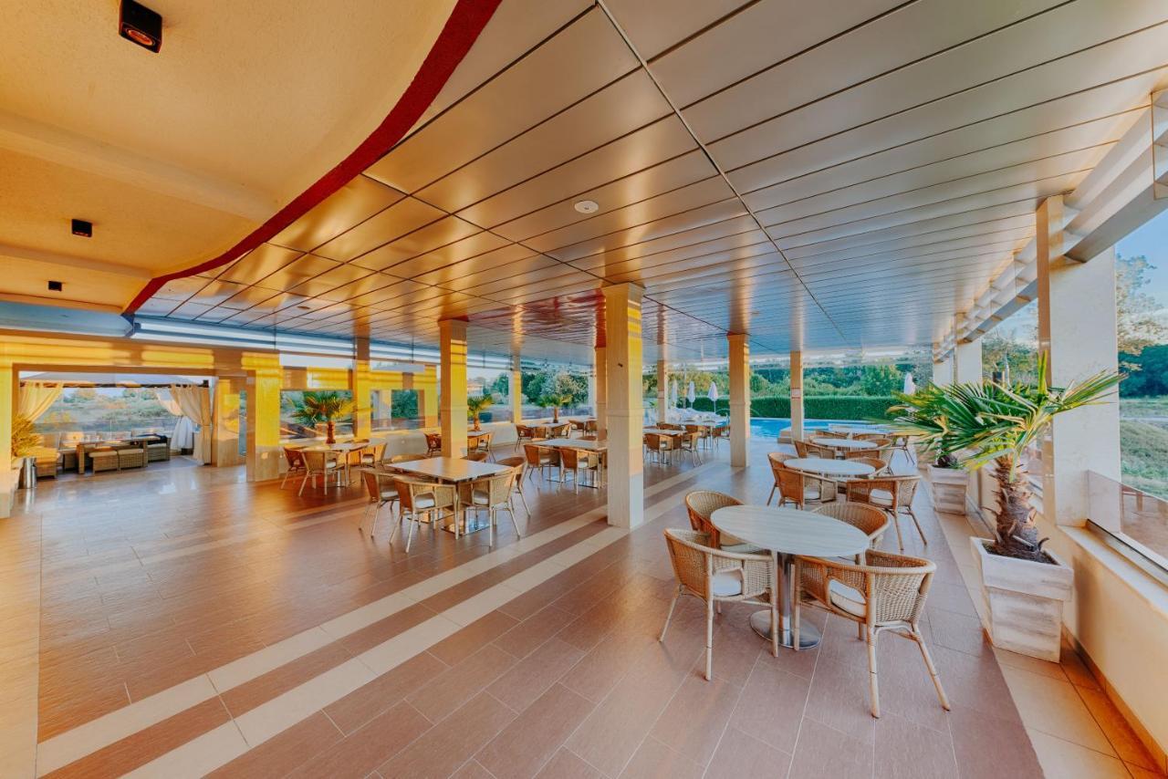 Hotel Lion Ulcinj Eksteriør billede