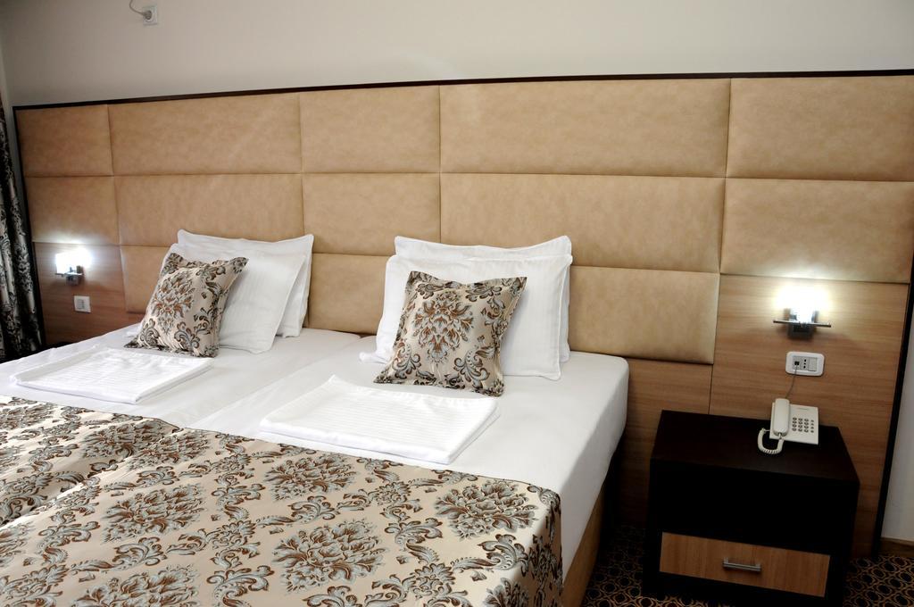 Hotel Lion Ulcinj Eksteriør billede